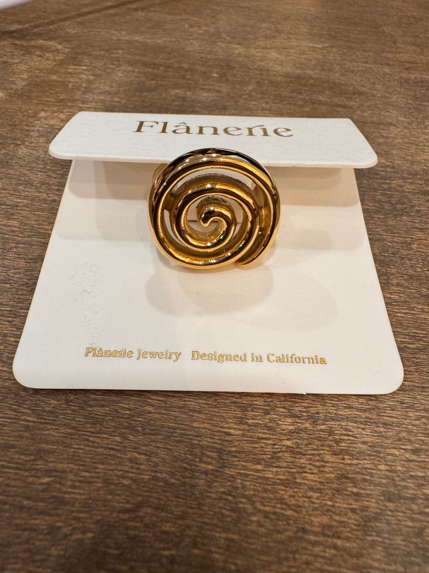 Golden Labyrinth Ring ✨ size 7
