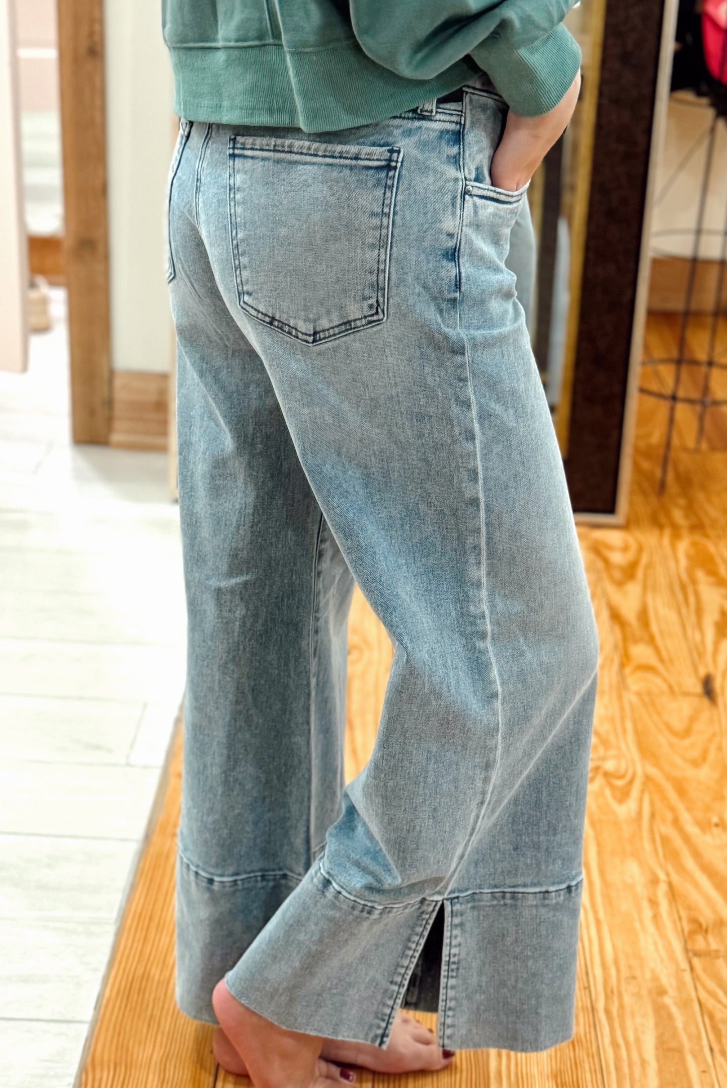 Mid Rise Goldie Super Flare