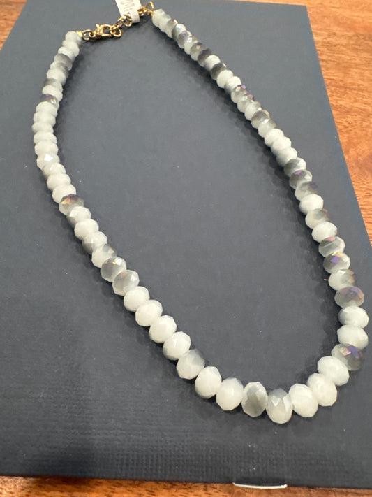 Beaded iridicent Necklace