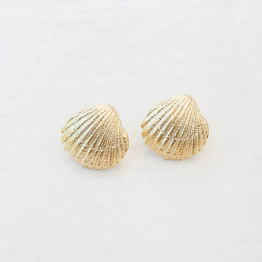 Won't Wait Around Clam Shell Stud